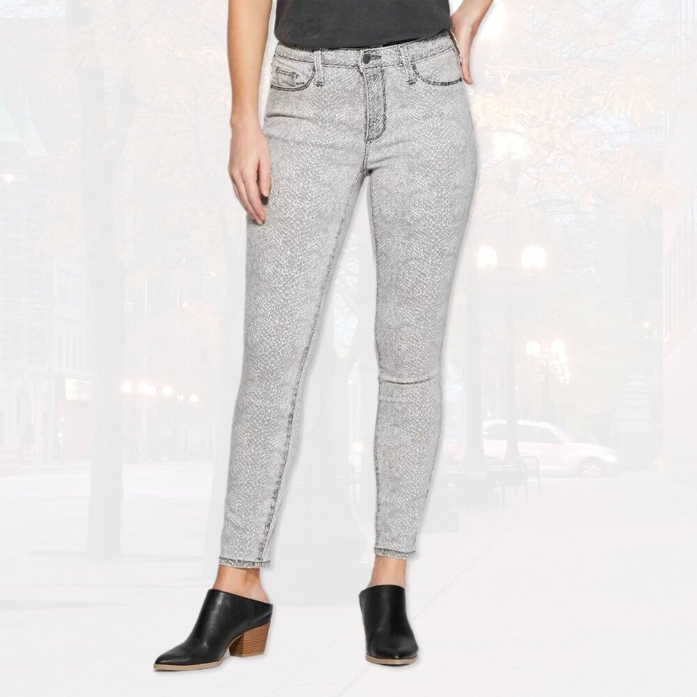 NWT Light Gray Snakeskin-Print High-Rise Skinny Jeans - Womens Sizes 0, 18 Pants